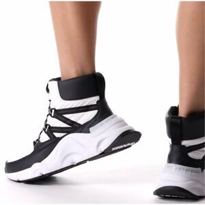 Sorel Kinetic RNEGD Storm Boot Waterproof Sneaker Boots Size 9.5